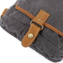 Load image into Gallery viewer, Oak Hill Canvas Crossbody Bag: Army Green