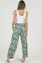 Load image into Gallery viewer, Green Floral Pants with Side Pockets
