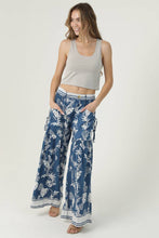 Load image into Gallery viewer, Wide Leg Blue Print Pants
