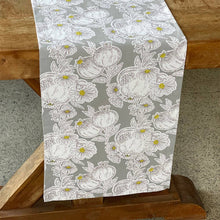 Load image into Gallery viewer, Pomagrenate Grey Runner: White / Runner
