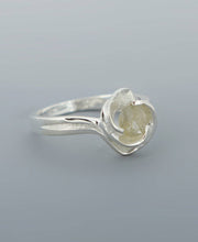Load image into Gallery viewer, Labradorite and Sterling Silver Floral Ring: Size 7
