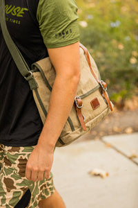 Forest Messenger Bag: Olive