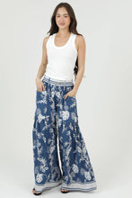 Load image into Gallery viewer, Wide Leg Blue Print Pants
