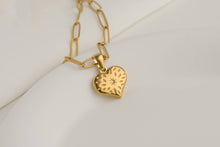 Load image into Gallery viewer, Heart Charm Necklace - 18k Gold Heart Chain Necklace: D. Paperclip (16&quot;) / B. Medium
