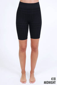 Plaid Biker Shorts: midnight Blue