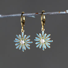 Load image into Gallery viewer, Beautiful Enamel Flower w/ Inset Crystal &amp; Golden Huggie : Turquoise
