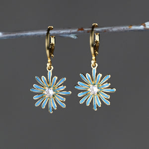 Beautiful Enamel Flower w/ Inset Crystal & Golden Huggie : Turquoise