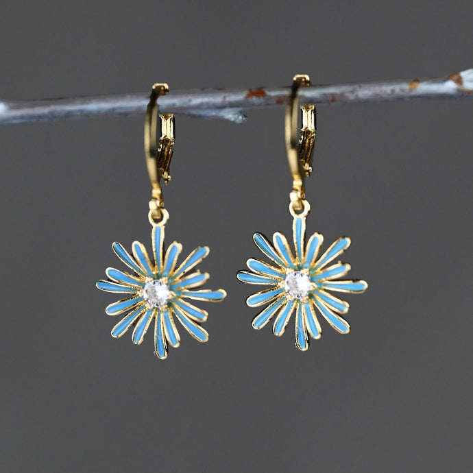Beautiful Enamel Flower w/ Inset Crystal & Golden Huggie : Turquoise