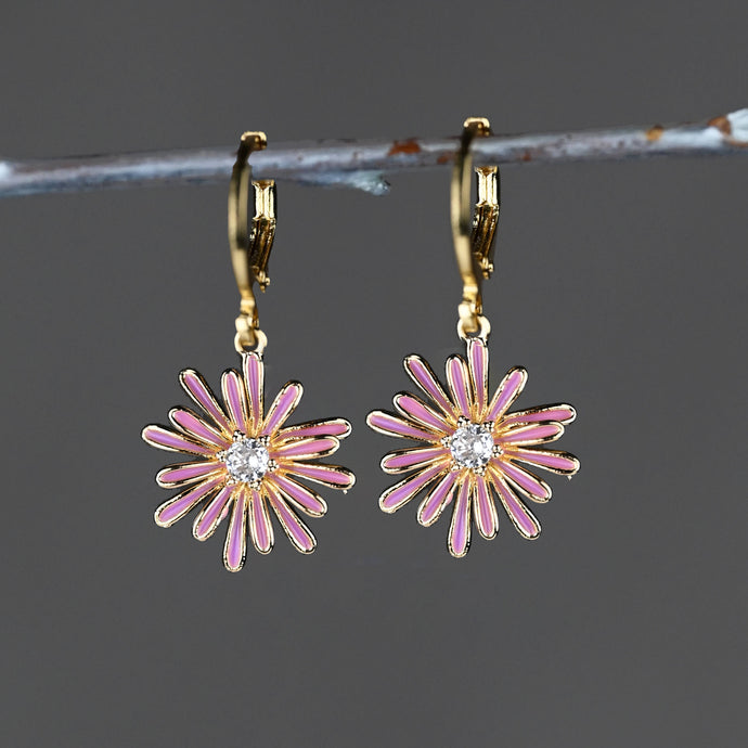 Beautiful Enamel Flower w/ Inset Crystal & Golden Huggie : Pink